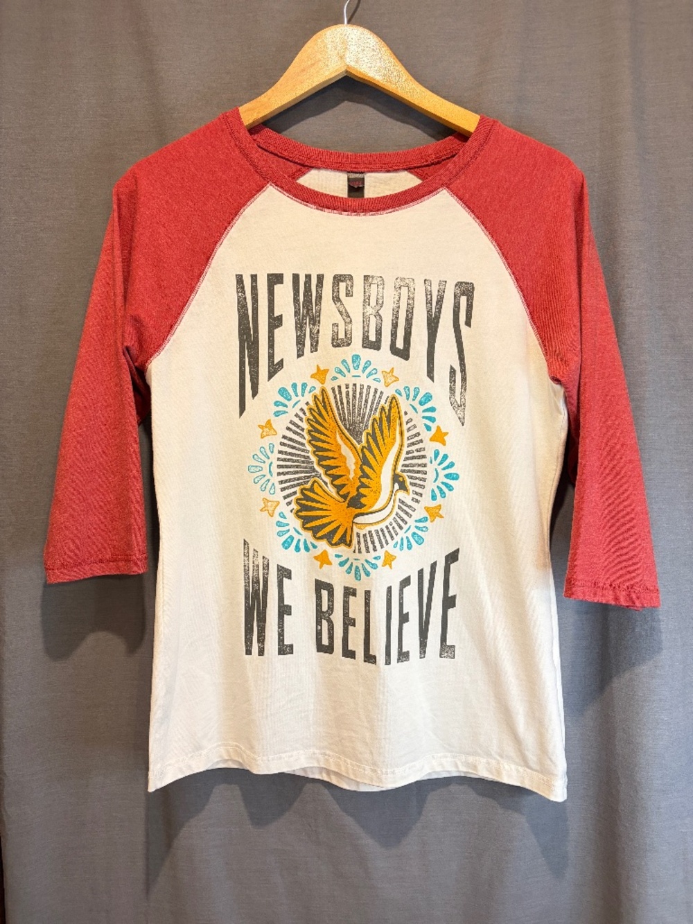 Newsboys T-Shirt Women's Large We Believe Graphic White Red 3/4 Sleeve Fitted